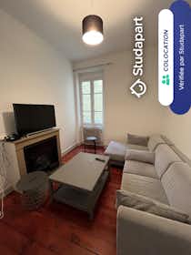 Cameră privată de închiriat pentru 410 EUR pe lună în Mâcon, Place Saint-Vincent