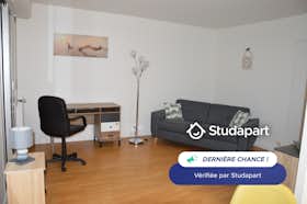 Apartment for rent for €650 per month in Nantes, Rue de Châteaulin