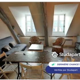 Appartement for rent for 620 € per month in Rennes, Rue d'Estrées
