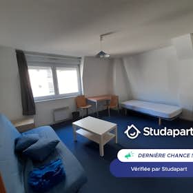 Apartment for rent for €550 per month in Reims, Rue de la Prison du Baillage