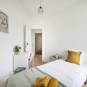 Private room for rent for €550 per month in Lisbon, Rua Morais Soares