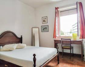 Private room for rent for €420 per month in Porto, Travessa da Bica Velha