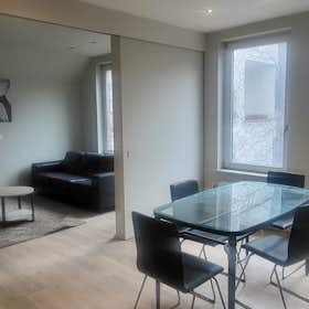 Apartment for rent for €1,600 per month in Ixelles, Avenue Auguste Rodin