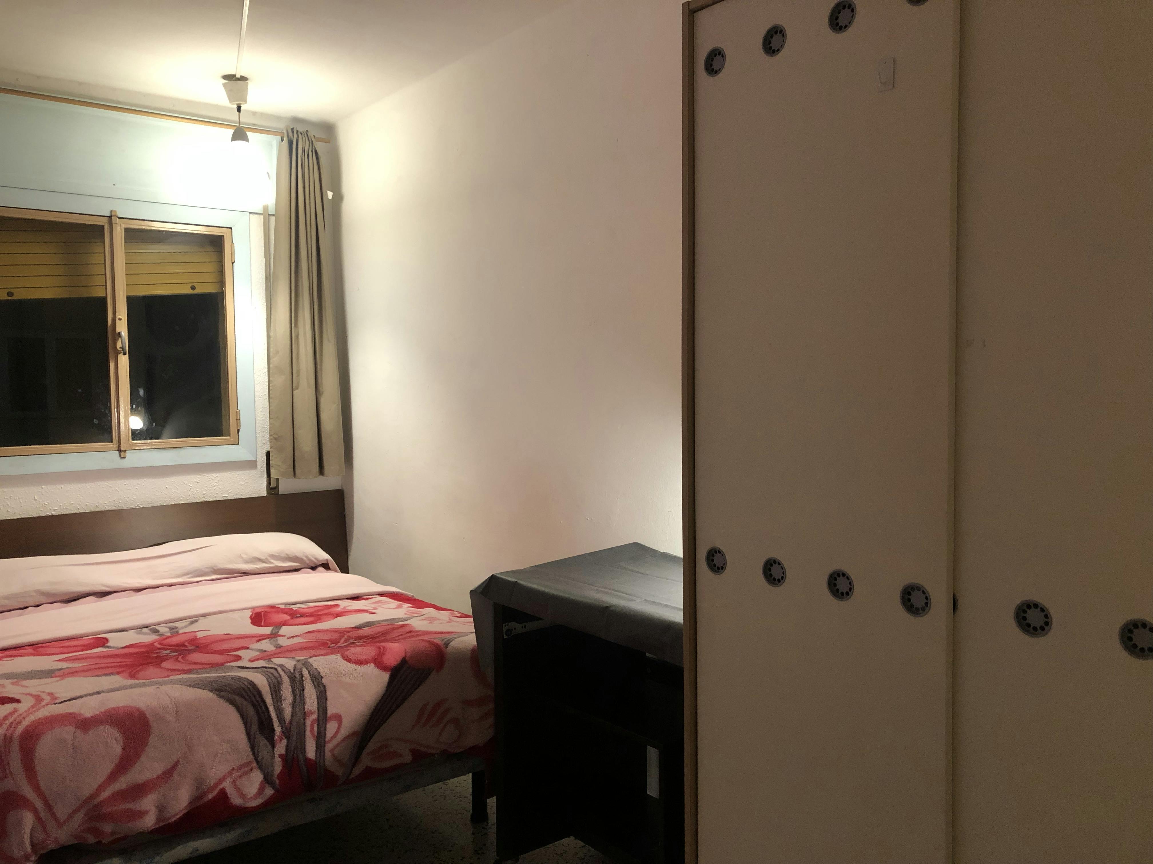 Private room for rent for €475 per month in Barcelona, Gran Via de les Corts Catalanes