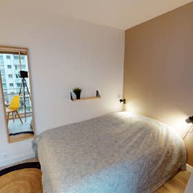 Private room for rent for €832 per month in Paris, Allée de Fontainebleau