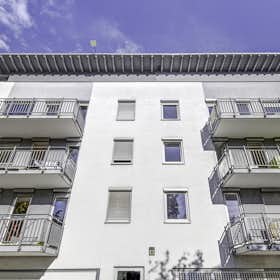WG-Zimmer for rent for 565 € per month in Stuttgart, Aachener Straße