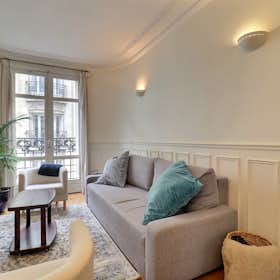 Apartment for rent for €2,014 per month in Paris, Rue Ferdinand Fabre