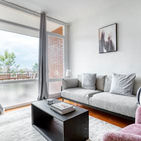 Wohnung zu mieten für 2.052 € pro Monat in Barcelona, Carrer de Violant d'Hongria Reina d'Aragó