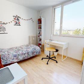 Quarto privado for rent for € 403 per month in Lyon, Rue Philippe Fabia