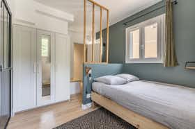 私人房间 正在以 €935 的月租出租，其位于 Orsay, Rue de Paris