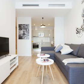 Apartment for rent for €2,000 per month in Barcelona, Carrer de València