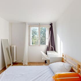 Отдельная комната сдается в аренду за 400 € в месяц в Tours, Allée Hugues Cosnier