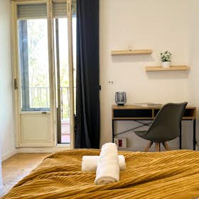 Private room for rent for €750 per month in Madrid, Calle de la Princesa