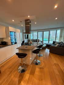 Apartment for rent for £4,100 per month in London, Crossharbour Plaza