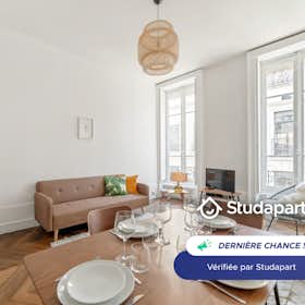 Apartment for rent for €1,200 per month in Lyon, Rue de Condé