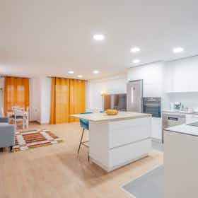 Apartment for rent for €1,900 per month in Valencia, Carrer Assagador de les Monges