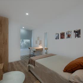 Private room for rent for €835 per month in Barcelona, Carrer de Nàpols