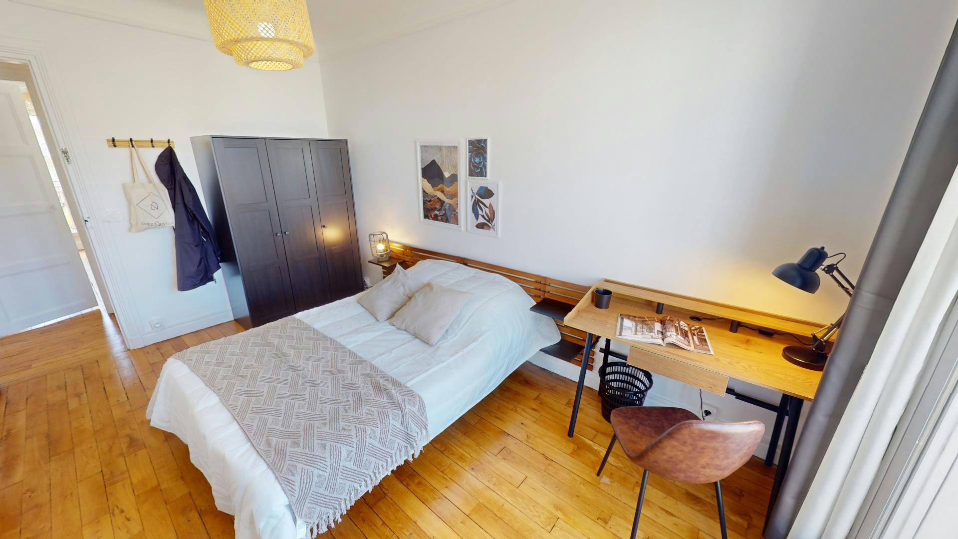 Private room for rent on Place de la Porte de Châtillon, Paris - Vue 3