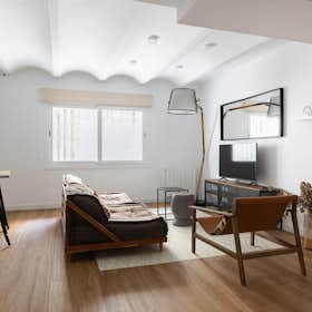 Apartment for rent for €2,274 per month in Barcelona, Carrer de Nàpols