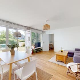 Appartement te huur voor € 2.250 per maand in Angers, Rue François Cevert