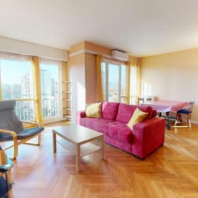 公寓 正在以 €1,294 的月租出租，其位于 Villeurbanne, Avenue Condorcet