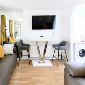 Casa for rent for 2500 GBP per month in London, Haldane Road