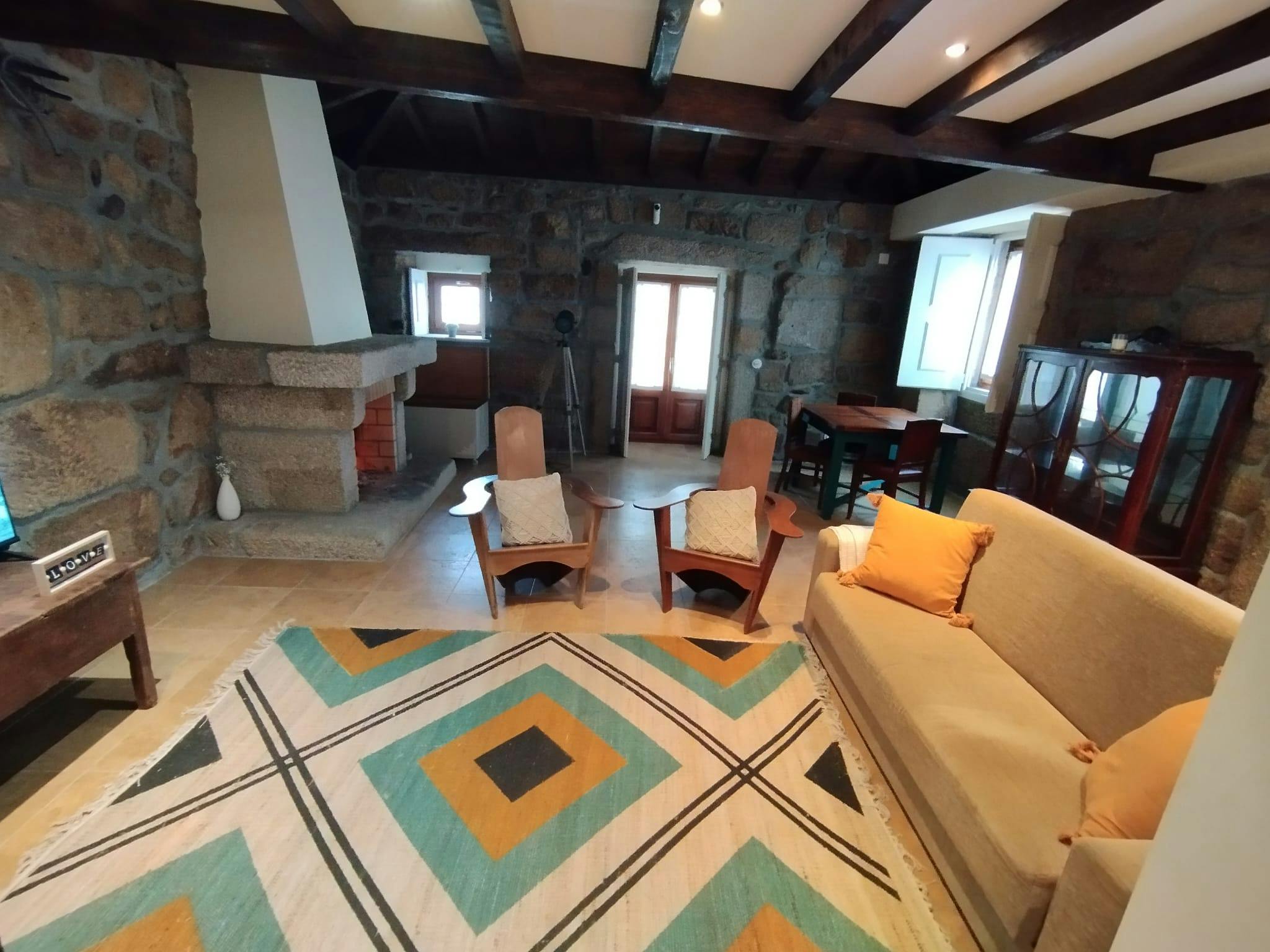 Dom do wynajęcia za 4950 € miesięcznie w mieście Gouveia, Rua José Veloso da Cruz