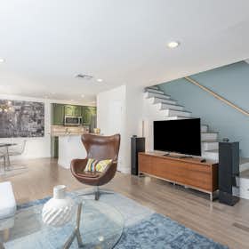 公寓 for rent for $5,000 per month in West Hollywood, N Gardner St
