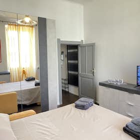 Apartment for rent for €3,548 per month in Savona, Via Orazio Grassi