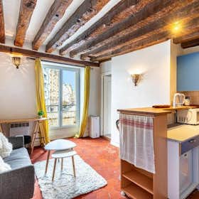 Apartment for rent for €2,470 per month in Paris, Rue de Charonne