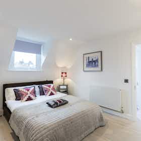 Квартира за оренду для 15 037 GBP на місяць у London, Cromford Road