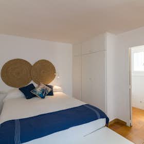 Apartment for rent for €1,550 per month in Barcelona, Carrer la Rambla