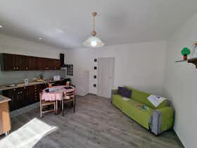 Apartament de închiriat pentru 2.345 EUR pe lună în Ficarazzi, Corso Umberto I