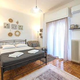 Apartment for rent for €780 per month in Zográfos, Aradou