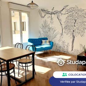 Отдельная комната сдается в аренду за 396 € в месяц в Quimper, Rue de Brest