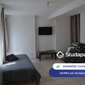 Apartment for rent for €735 per month in Lille, Rue des Meuniers