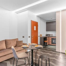 Apartment for rent for €1,900 per month in Milan, Via Arquà