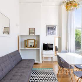Apartament de închiriat pentru 2.350 GBP pe lună în London, Airlie Gardens