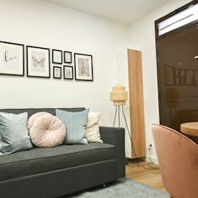 Apartment for rent for €1,800 per month in Madrid, Calle de Gonzalo Herrero