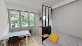 Studio te huur voor € 463 per maand in Grenoble, Rue des Eaux Claires