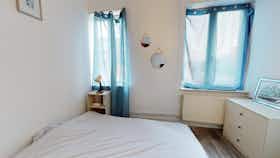 Private room for rent for €450 per month in Roubaix, Rue Lavoisier
