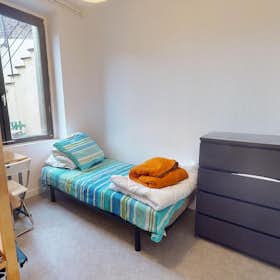 Private room for rent for €350 per month in Saint-Étienne, Rue Delavelle