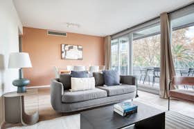 Appartement te huur voor € 1.711 per maand in Barcelona, Carrer de Llull
