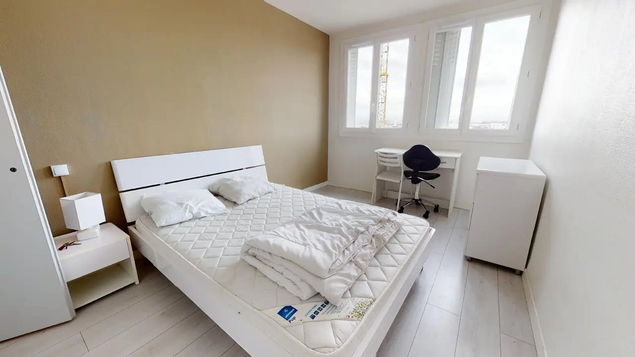 Private room in Boulevard de Larramet, Toulouse (1500632) room image 2