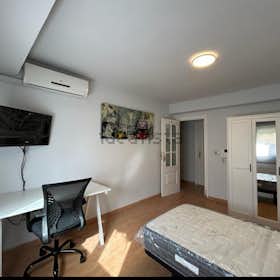 Приватна кімната за оренду для 450 EUR на місяць у Granada, Calle Doctor Medina Olmos