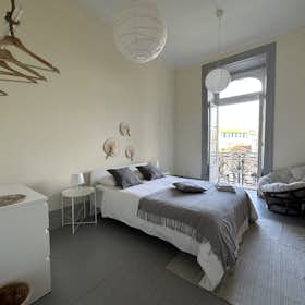 Private room for rent for €850 per month in Lisbon, Rua Braamcamp
