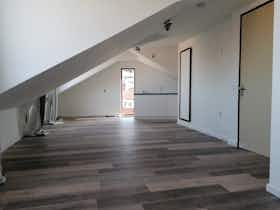 Private room for rent for €1,000 per month in Tilburg, Lovensestraat