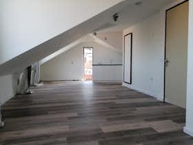 Private room for rent for €1,000 per month in Tilburg, Lovensestraat