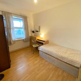 Отдельная комната сдается в аренду за 801 £ в месяц в London, Elers Road