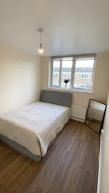 私人房间 正在以 £860 的月租出租，其位于 London, Amina Way